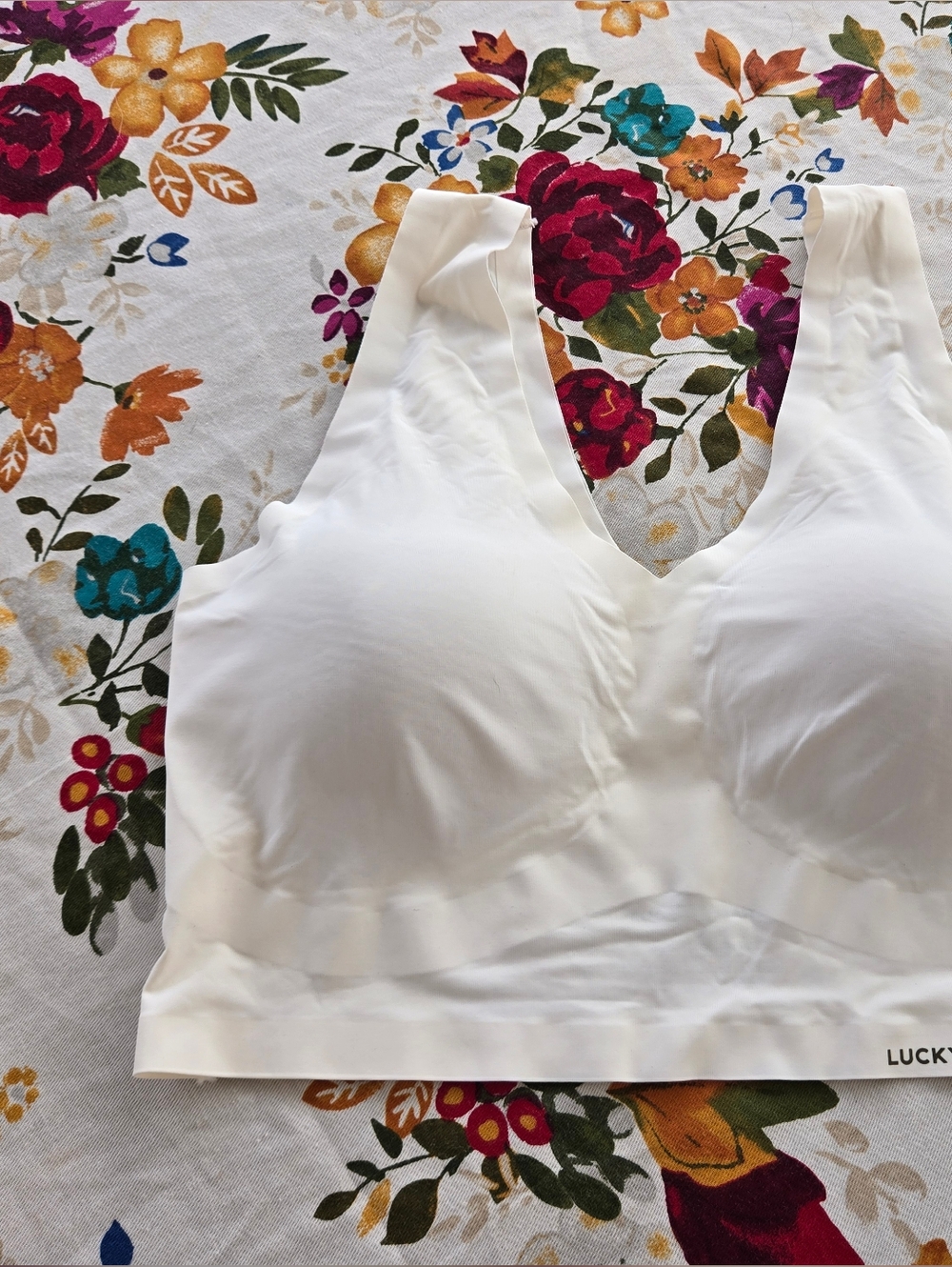 Lucky Brand Seamless White V-Neck Bralette - Lightly Padded Soft